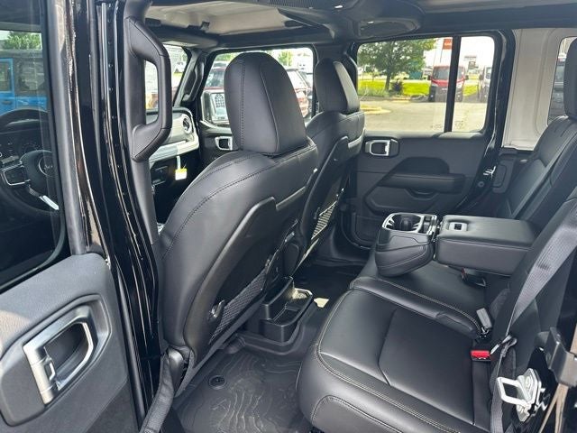 2025 Jeep Wrangler WRANGLER 4-DOOR SAHARA