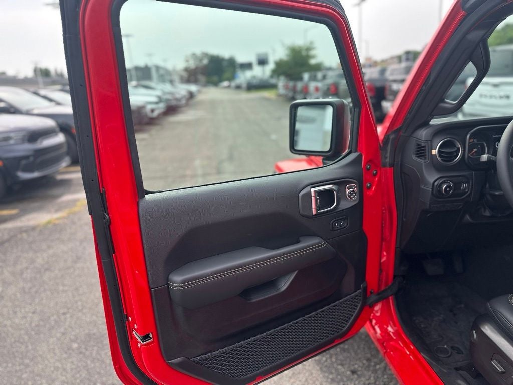 2025 Jeep Wrangler WRANGLER 4-DOOR SAHARA