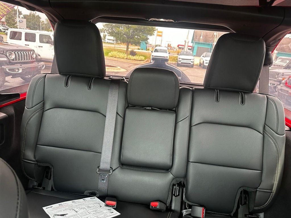 2025 Jeep Wrangler WRANGLER 4-DOOR SAHARA