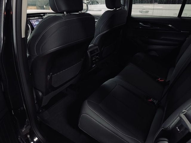 2023 Jeep Grand Cherokee Laredo 4x4