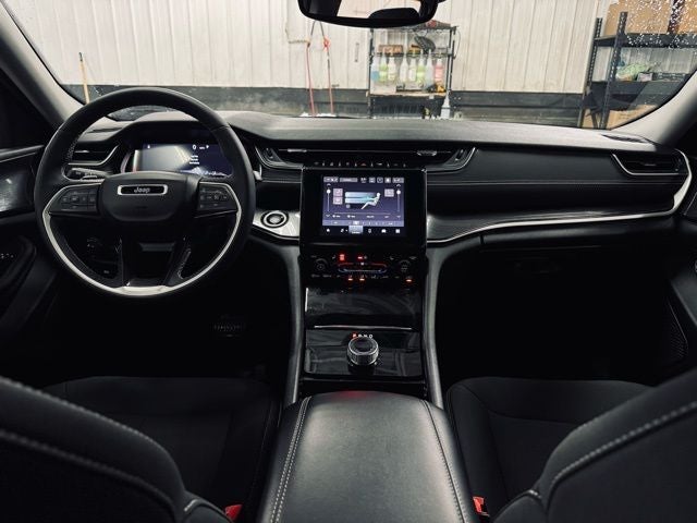 2023 Jeep Grand Cherokee Laredo 4x4