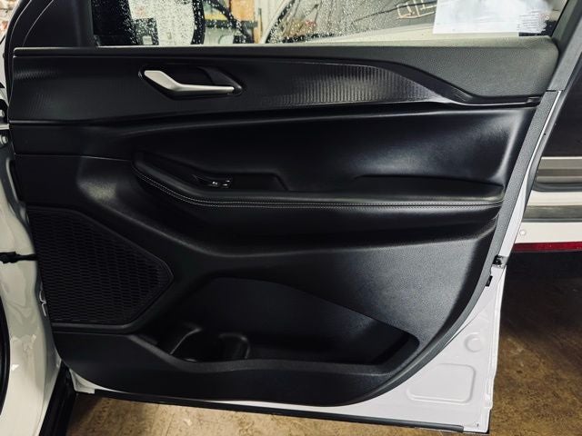 2025 Jeep Grand Cherokee Altitude 4x4