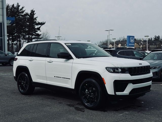 2026 Jeep Grand Cherokee GRAND CHEROKEE LAREDO ALTITUDE 4X4