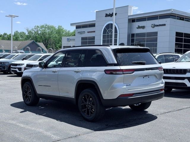 2026 Jeep Grand Cherokee GRAND CHEROKEE LAREDO ALTITUDE 4X4