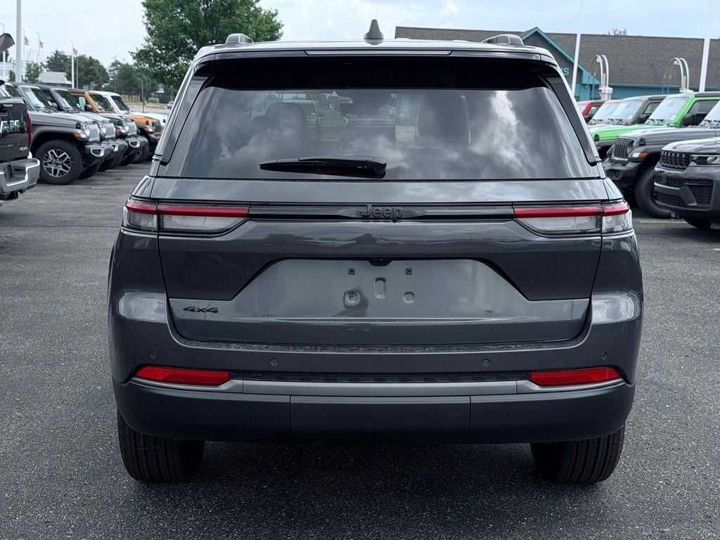 2026 Jeep Grand Cherokee GRAND CHEROKEE LAREDO ALTITUDE 4X4