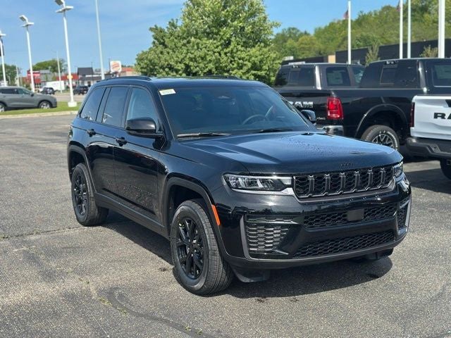 2026 Jeep Grand Cherokee GRAND CHEROKEE LAREDO ALTITUDE 4X4