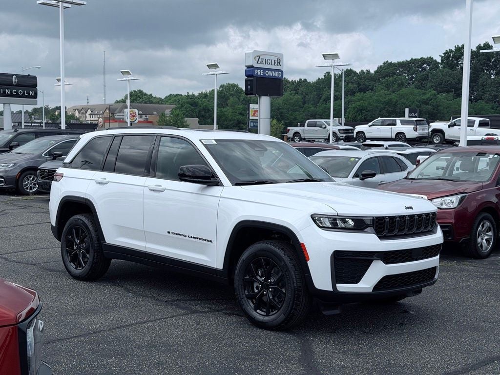 2026 Jeep Grand Cherokee GRAND CHEROKEE LAREDO ALTITUDE 4X4
