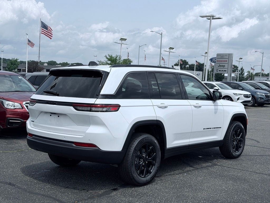 2026 Jeep Grand Cherokee GRAND CHEROKEE LAREDO ALTITUDE 4X4