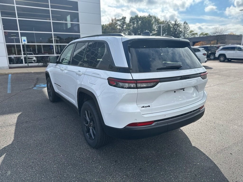 2027 Jeep Grand Cherokee Altitude