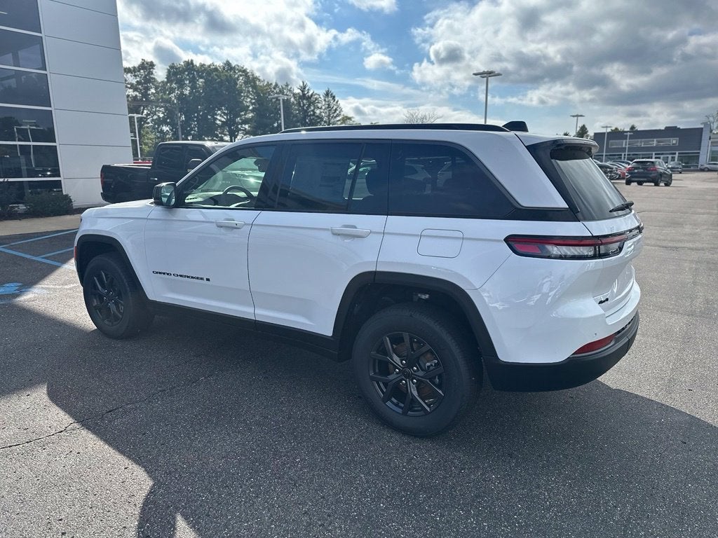 2027 Jeep Grand Cherokee Altitude