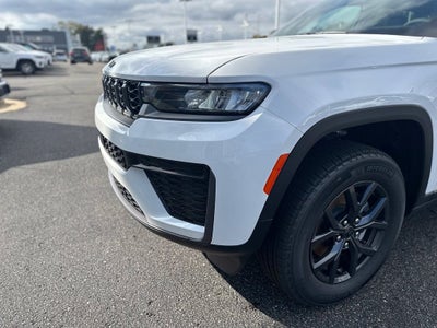 2027 Jeep Grand Cherokee Altitude