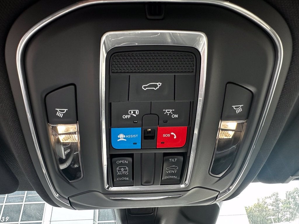 2027 Jeep Grand Cherokee Altitude