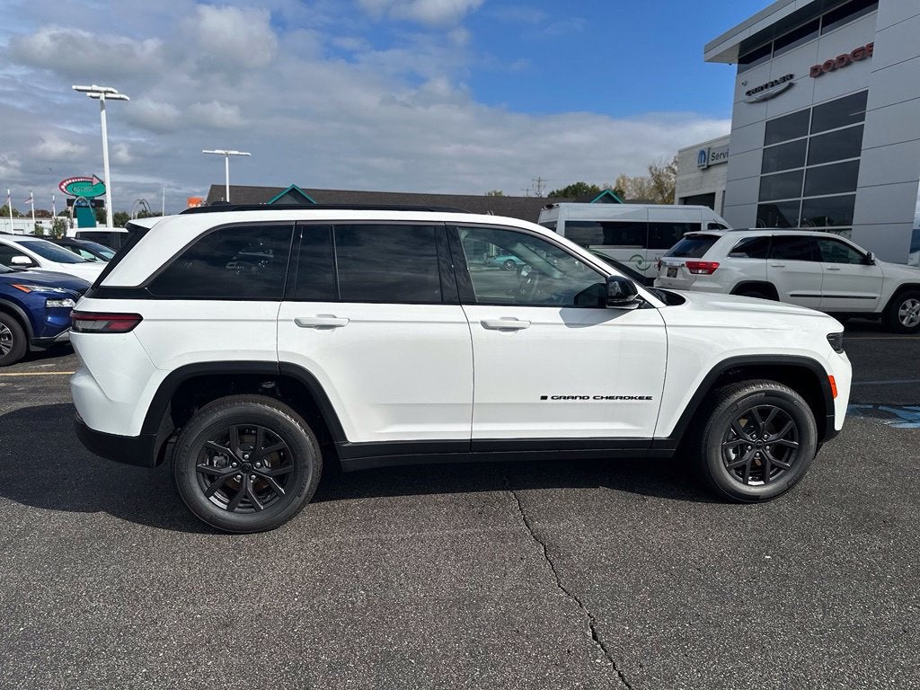 2027 Jeep Grand Cherokee Altitude