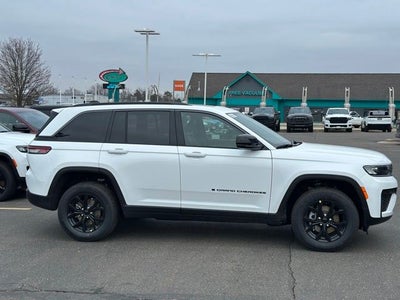 2026 Jeep Grand Cherokee GRAND CHEROKEE LAREDO ALTITUDE 4X4