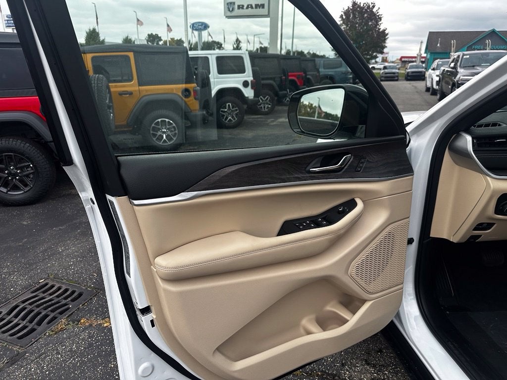 2027 Jeep Grand Cherokee Limited