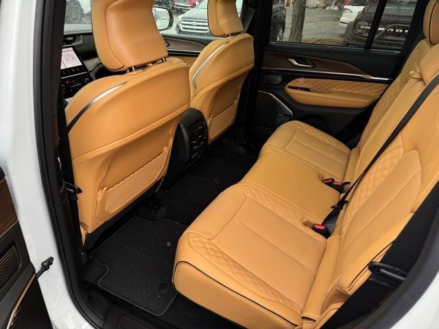 2025 Jeep Grand Cherokee GRAND CHEROKEE SUMMIT 4X4