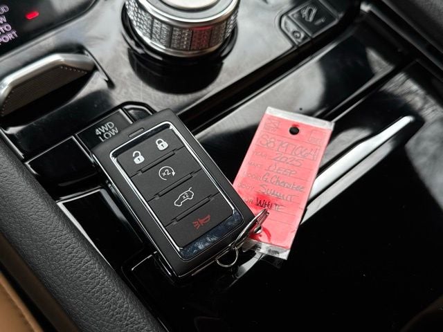 2025 Jeep Grand Cherokee GRAND CHEROKEE SUMMIT 4X4