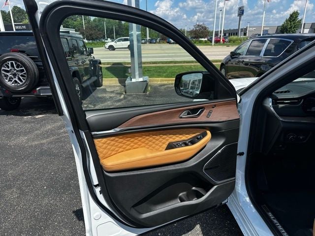 2025 Jeep Grand Cherokee GRAND CHEROKEE SUMMIT 4X4