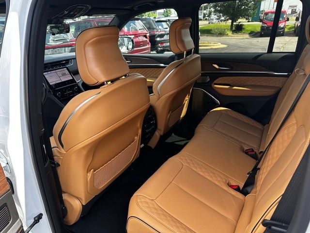 2025 Jeep Grand Cherokee GRAND CHEROKEE SUMMIT 4X4