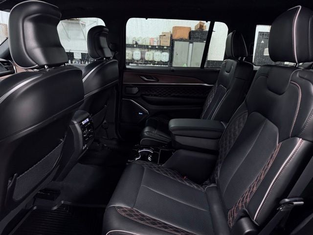 2022 Jeep Grand Cherokee L Summit 4x4
