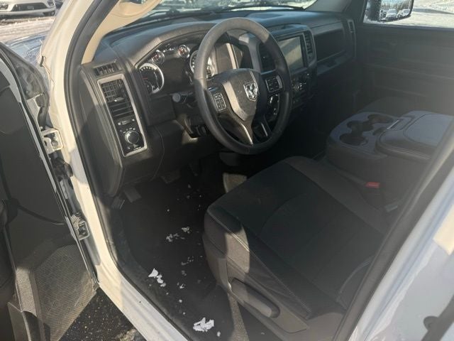 2022 RAM 1500 Classic Tradesman Crew Cab 4x4 5'7' Box