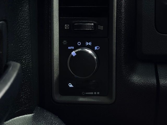 2018 RAM 1500 Tradesman Crew Cab 4x4 5'7' Box