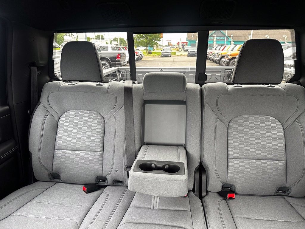 2027 RAM 1500 Big Horn/Lone Star