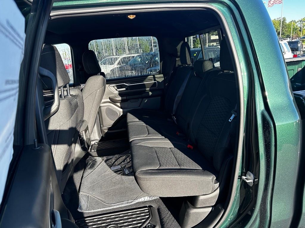 2027 RAM 1500 Big Horn/Lone Star