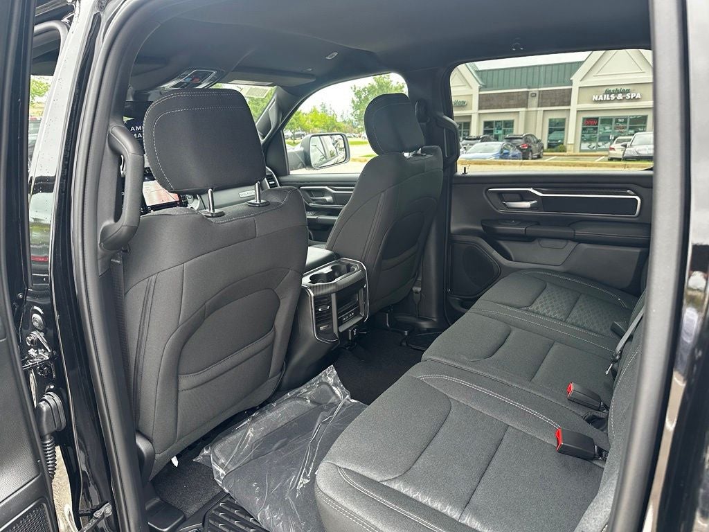 2027 RAM 1500 Big Horn/Lone Star