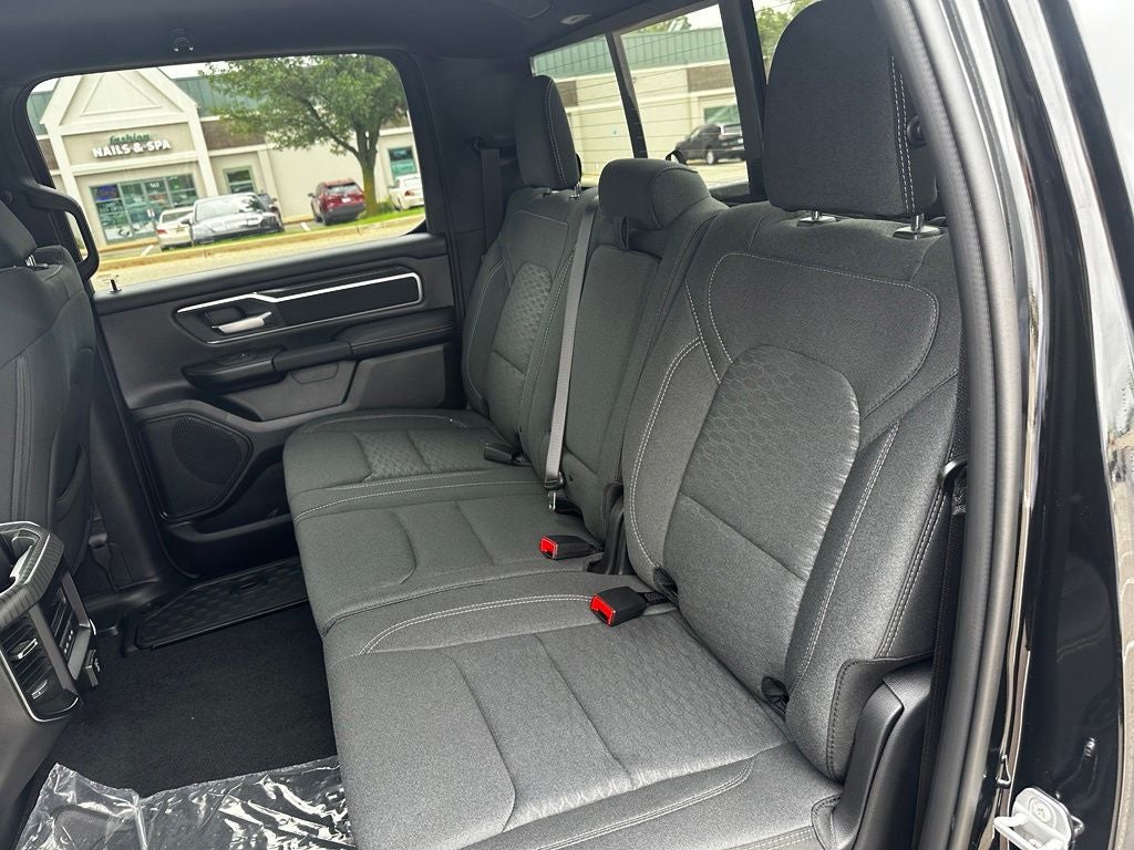 2027 RAM 1500 Big Horn/Lone Star