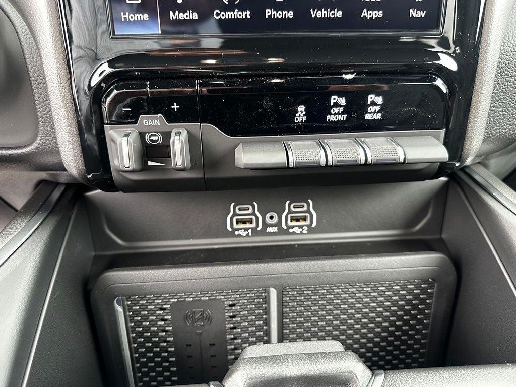 2027 RAM 1500 Big Horn/Lone Star