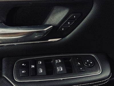 2022 RAM 1500 Laramie Crew Cab 4x4 5'7' Box