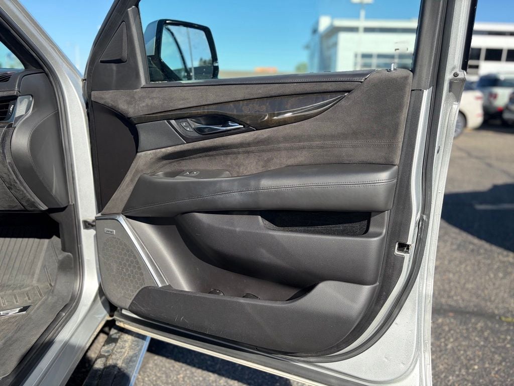 2020 Cadillac Escalade Platinum Edition