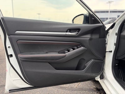 2023 Nissan Altima SR FWD
