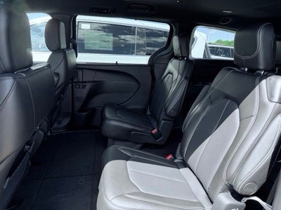 2027 Chrysler Pacifica PACIFICA SELECT
