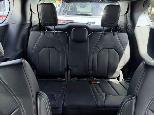 2027 Chrysler Pacifica PACIFICA SELECT