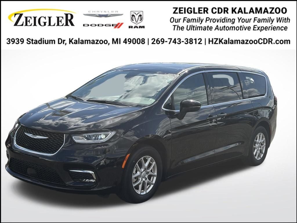 2025 Chrysler Pacifica Select * Certified Pre-Owned *