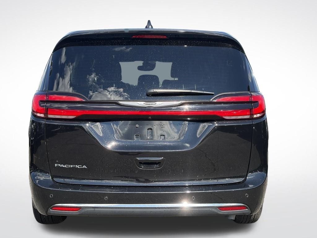2025 Chrysler Pacifica Select * Certified Pre-Owned *
