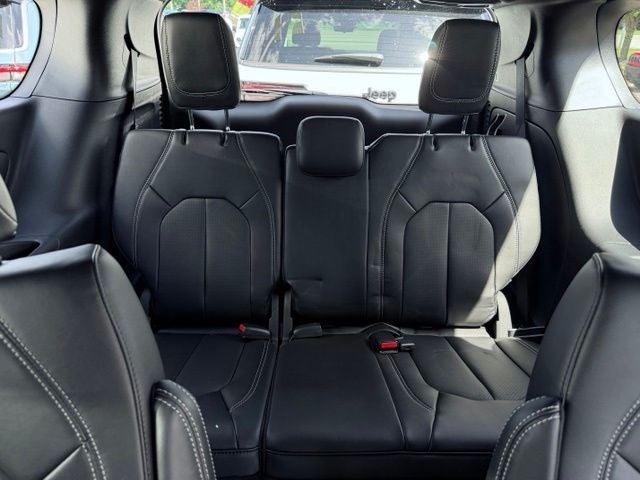 2027 Chrysler Pacifica PACIFICA SELECT