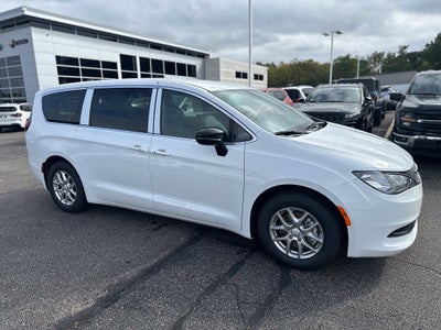 2027 Chrysler Pacifica LX