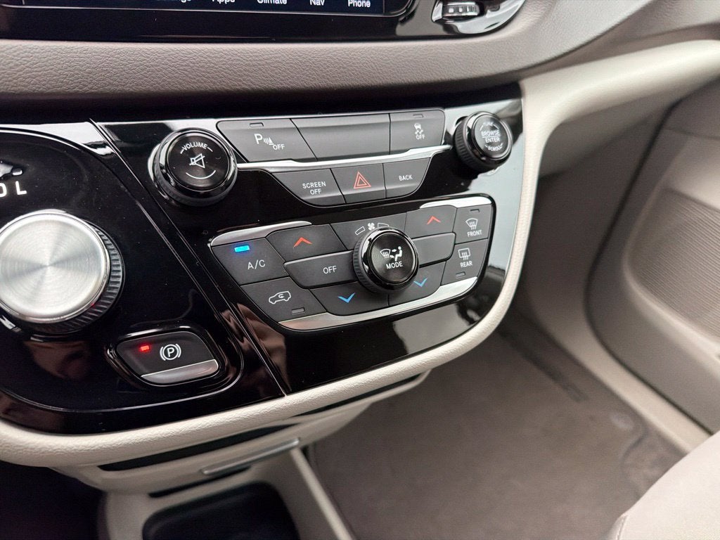 2017 Chrysler Pacifica Touring