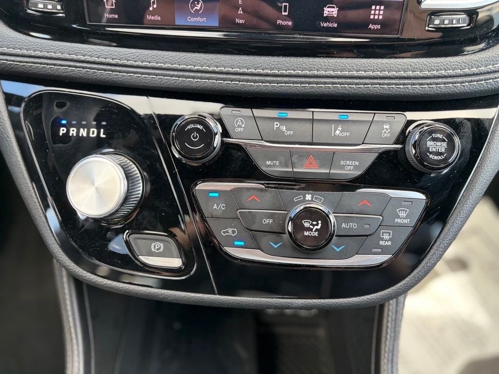 2025 Chrysler Pacifica Limited * Certified Pre-owned *