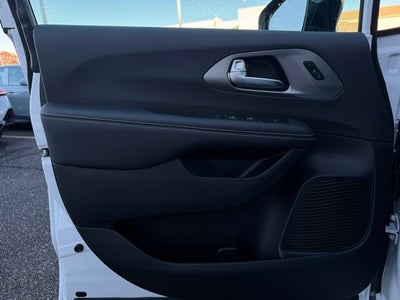 2026 Chrysler Pacifica PACIFICA SELECT AWD