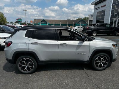 2025 Jeep Compass COMPASS LIMITED 4X4