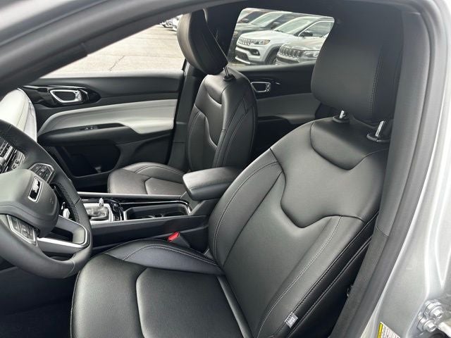 2025 Jeep Compass COMPASS LIMITED 4X4