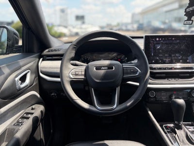 2024 Jeep Compass Latitude Lux FWD