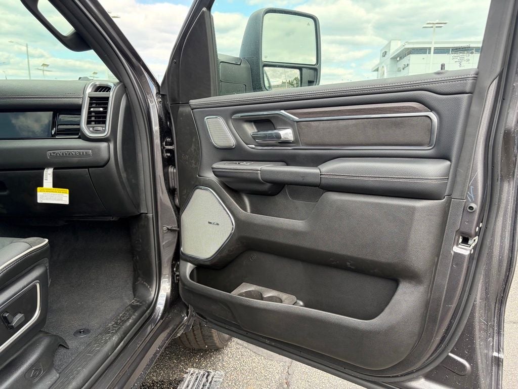 2026 RAM 1500 RAM 1500 LARAMIE CREW CAB 4X4 5'7' BOX