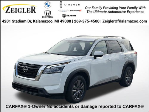 2025 Nissan Pathfinder SV
