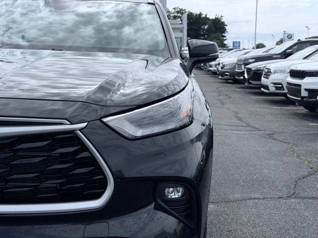 2024 Toyota Highlander Hybrid XLE