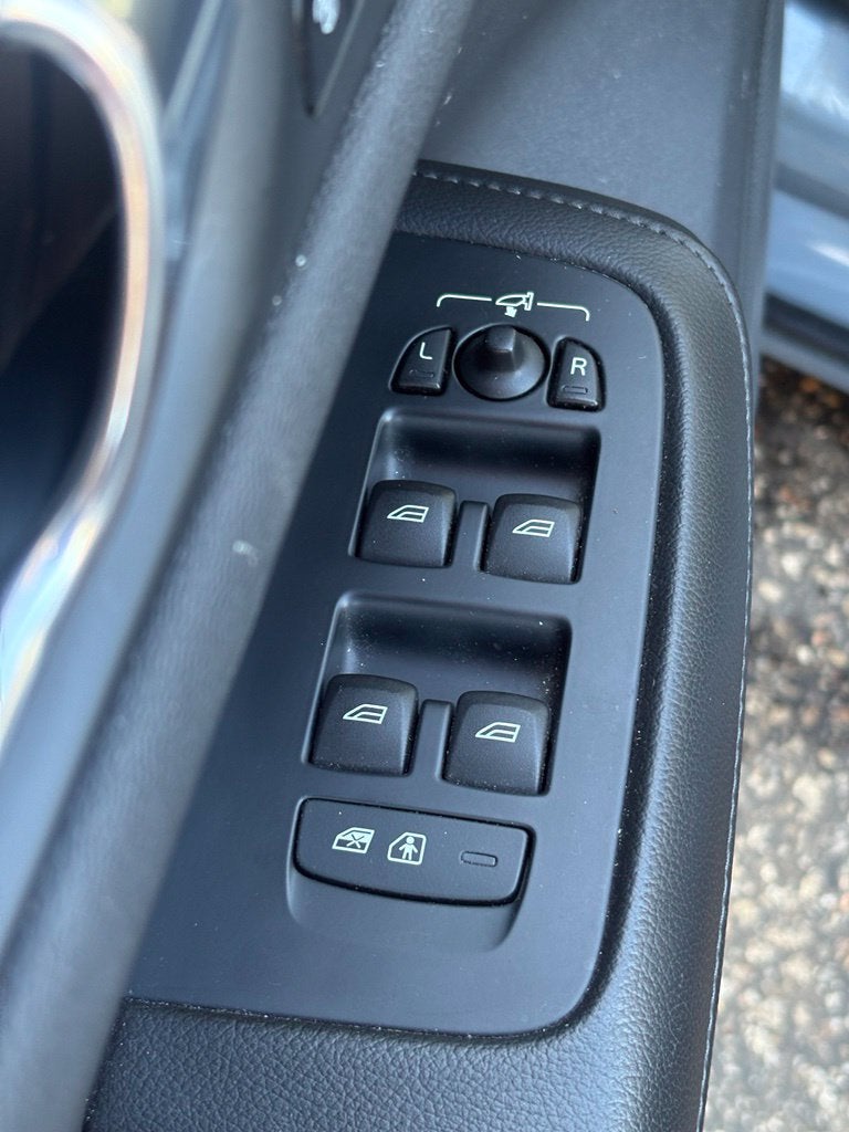 2022 Volvo S60 B5 Momentum
